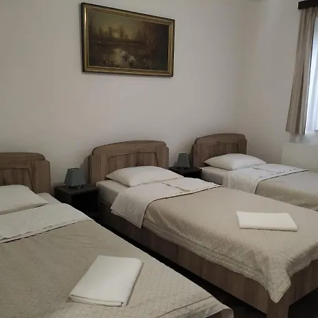 Regi Csarda Es Panzio Bed & Breakfast