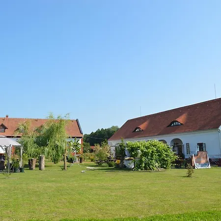 Regi Csarda Es Panzio Bed & Breakfast 3*