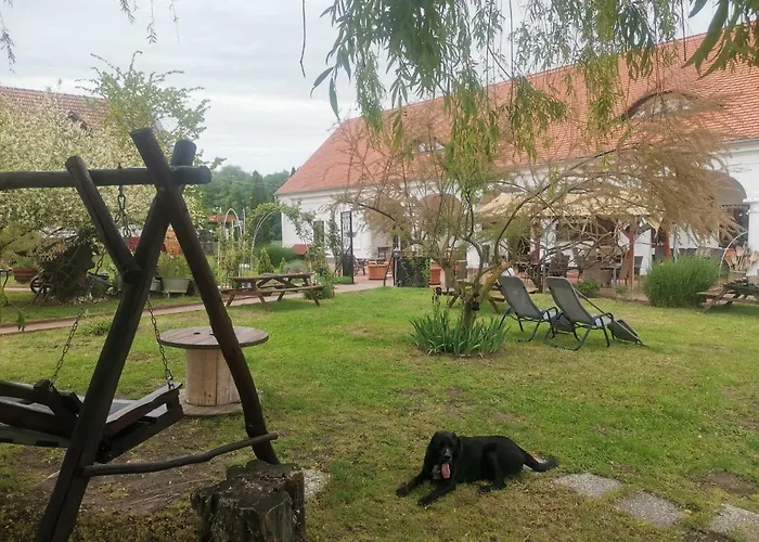 Bed & Breakfast Regi Csarda Es Panzio 3*