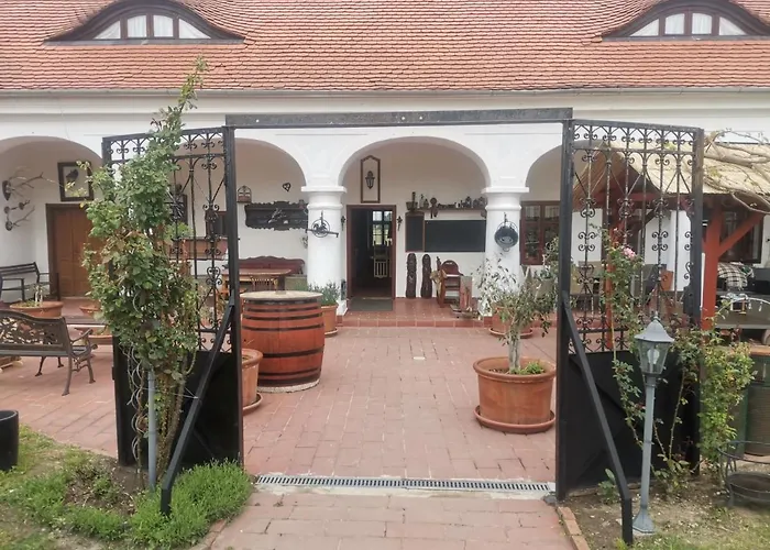 Régi Csárda és Panzió Alojamento de Acomodação e Pequeno-almoço Magyarszerdahely