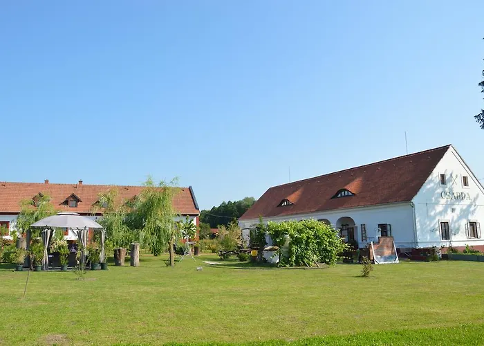 Régi Csárda és Panzió Alojamento de Acomodação e Pequeno-almoço 3*