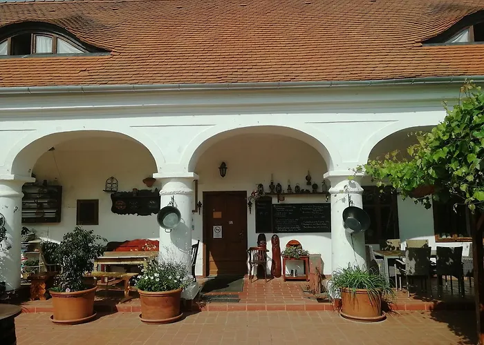 Alojamento de Acomodação e Pequeno-almoço Régi Csárda és Panzió